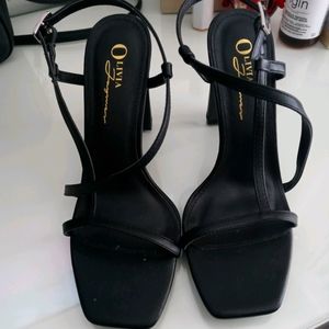 Black heels sandal